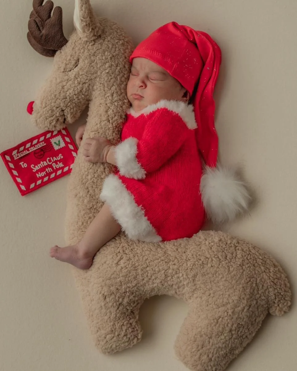 Exactly how early would be too early to start Christmas sessions?!?! 🫣🫣🫣 Asking for a friend&hellip; 🙂🙃🙂🙃
🤩🤩🤩