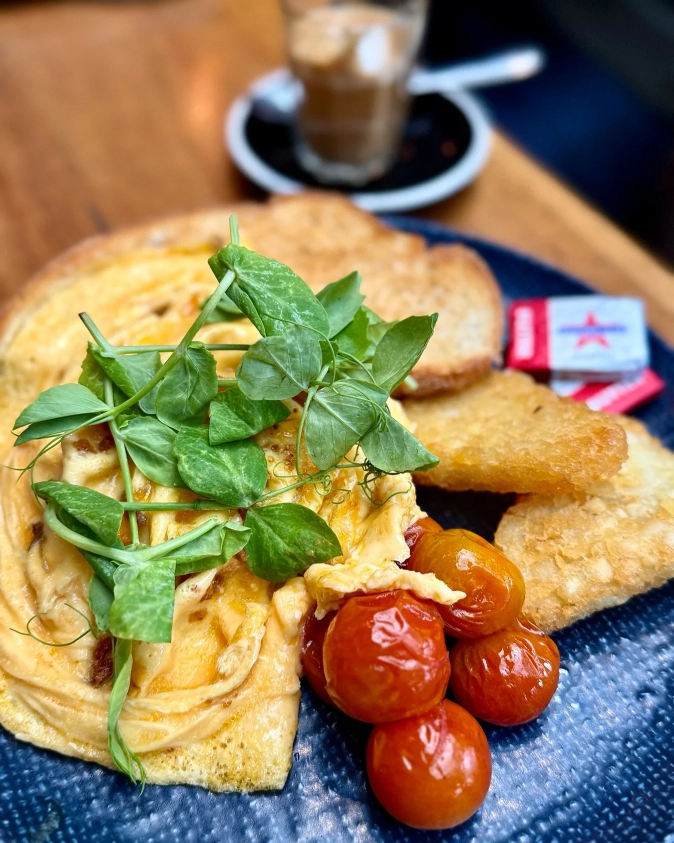 Planning your weekend already? We&rsquo;ve got you.

Breakfast is on at Hampton Hotel every Saturday and Sunday from 9am, whether you&rsquo;re in the mood for something sweet, something savoury, or your go-to classic brunch dish.

Add a coffee and se