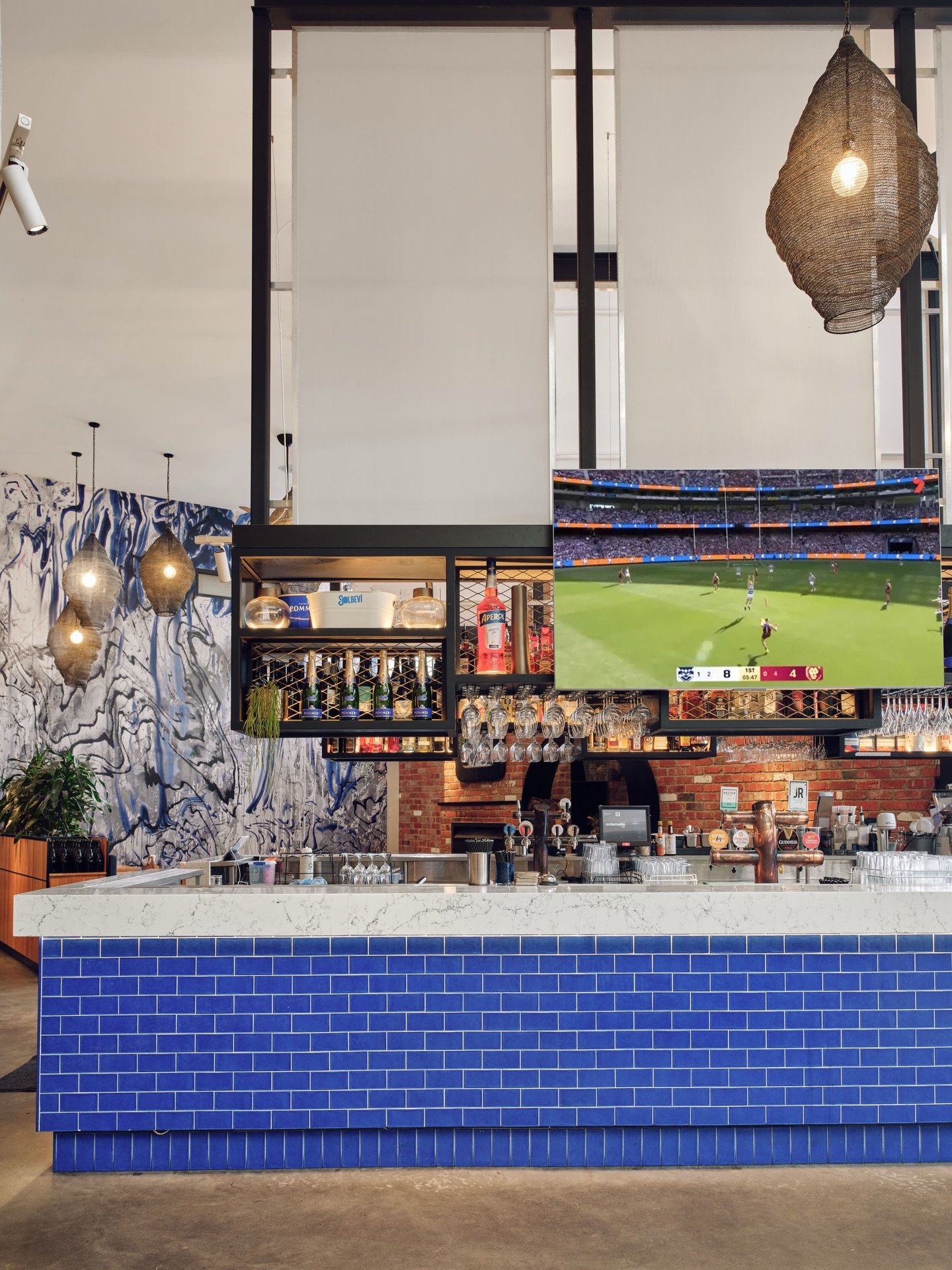 This ANZAC Day, Hampton Hotel is the place to be!

Catch the ANZAC Day clash live and loud across all our screens, with $10 pints of Jetty Road pouring right up until the first bounce.

Our Happy Hour&rsquo;s pouring as usual from 3-5pm, with $8 sele