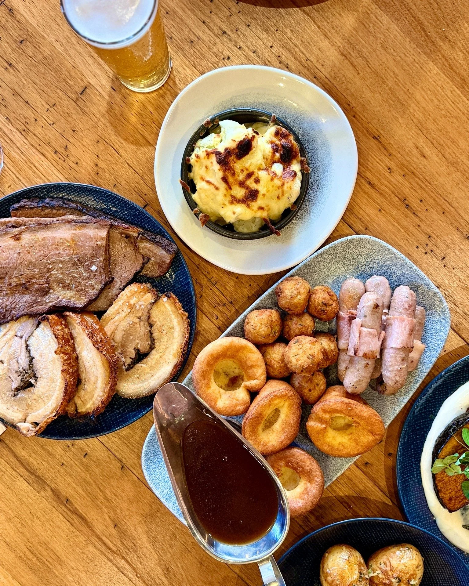Make this Father's Day one to remember at Hampton Hotel.

From 12pm on Sunday 6 September, enjoy our generous shared roast feast for $45 per person, complete with your choice of a house wine, Jetty Road or Carlton schooner.

You and your table will d