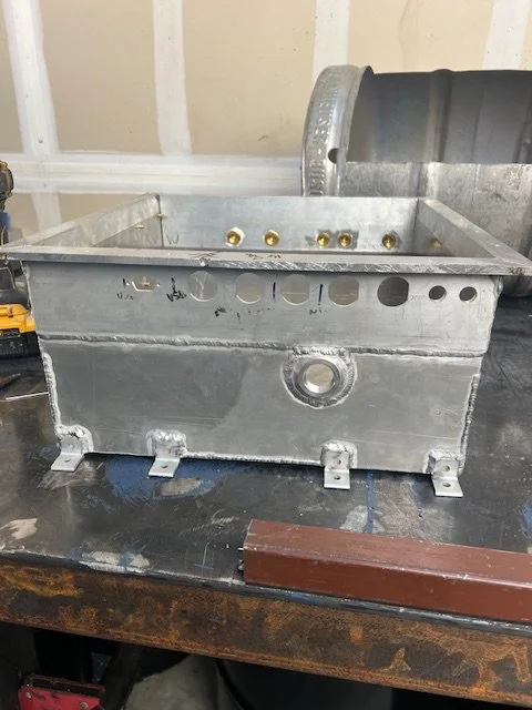 Custom aluminum submersion box fabrication in Dallas–Fort Worth, TX, built for precision industrial applications requiring durability, corrosion resistance, and tight tolerances. This project features a fully welded aluminum enclosure with multiple p