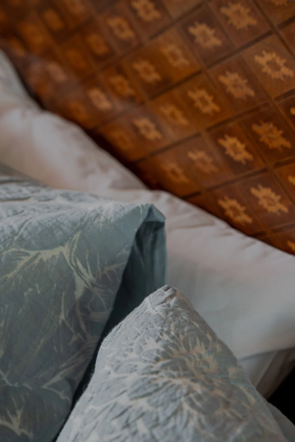 mhide bed