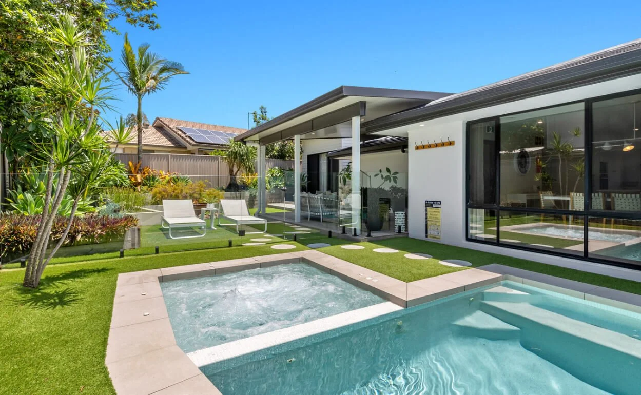 8 Newcastle Drive, Pottsville.jpg