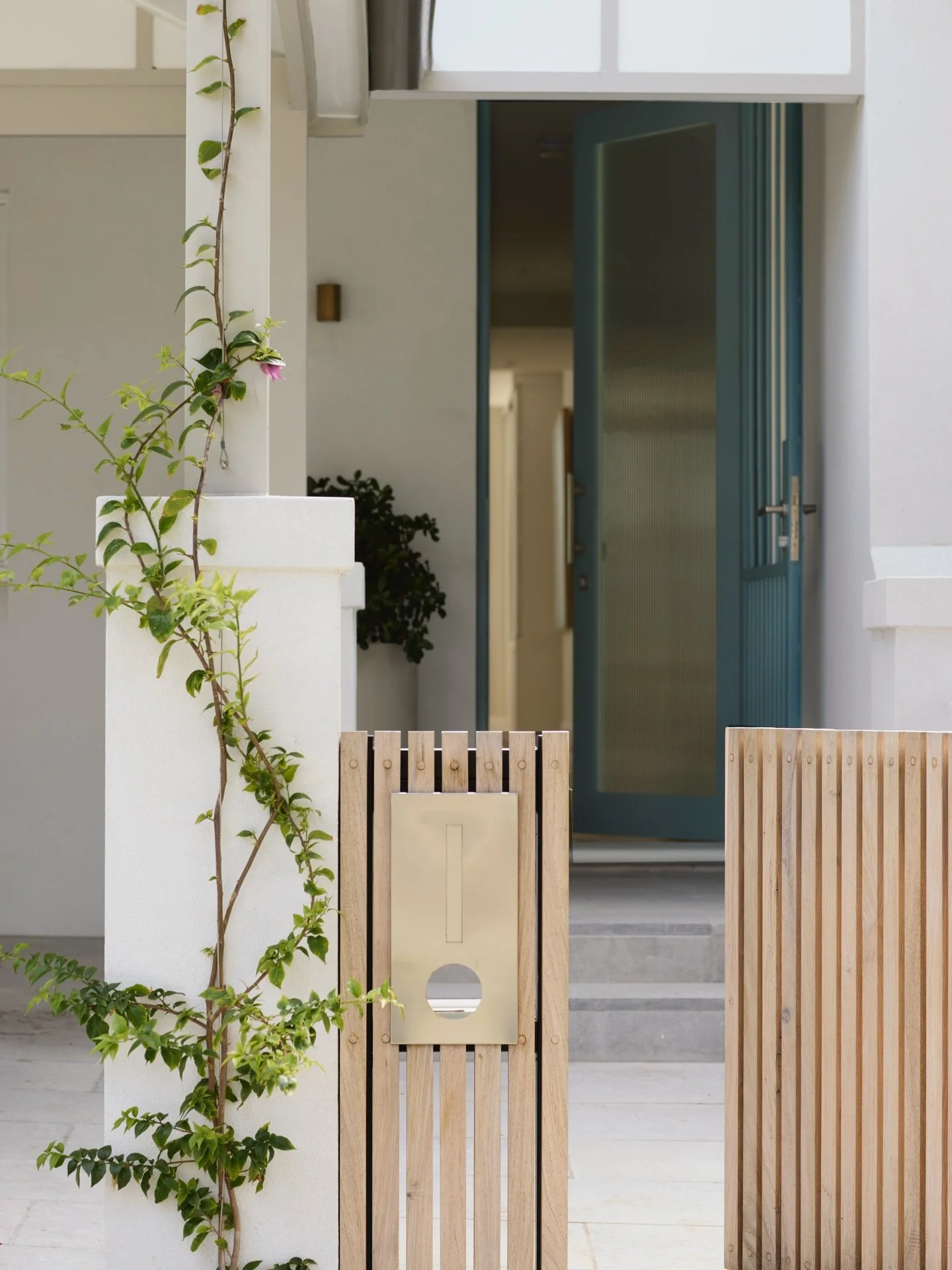 Welcome home 🔑 

Clovelly House

Completed as site manager for @robertplumb.fix 
Architecture | @sedea_au 
Photography | @prueruscoe