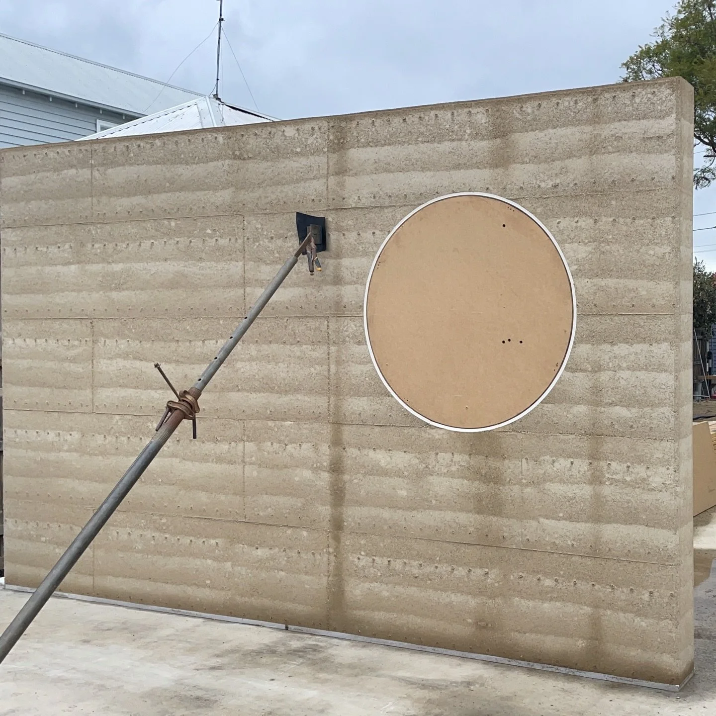 Rammed earth feature wall 
Passive house design and build in Clifton hill 

Completed as site manager for @martinbuilders_