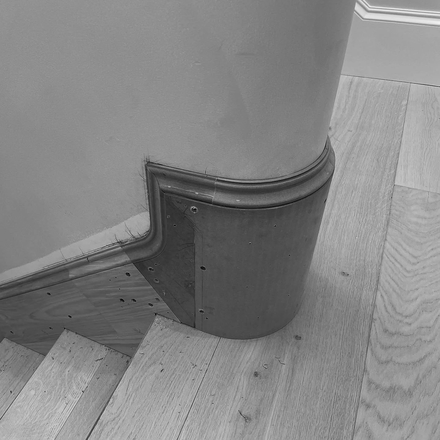 Custom skirting detail process 

.
Completed as site supervisor for @robertplumb.fix 
Architecture | @sedea_au