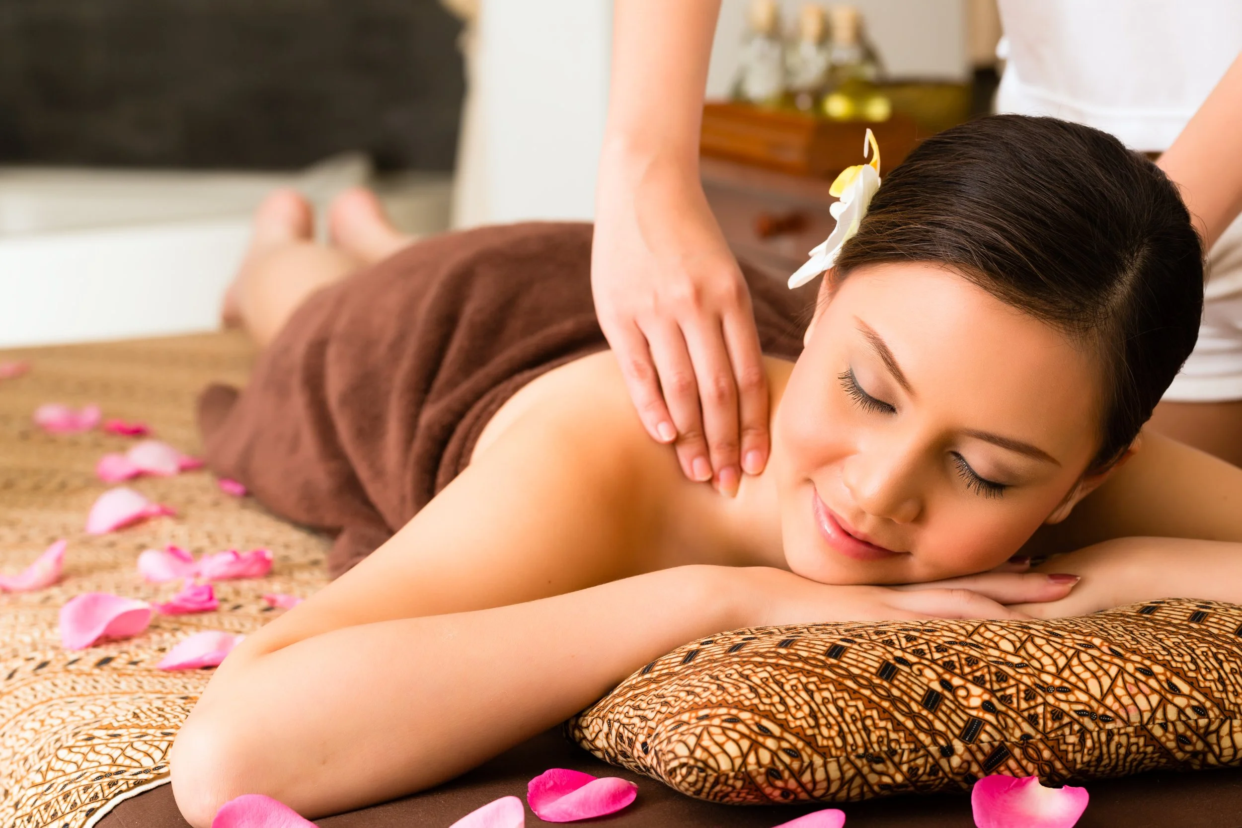 Authentic Hawaiian Lomi Lomi Massage in West Oahu