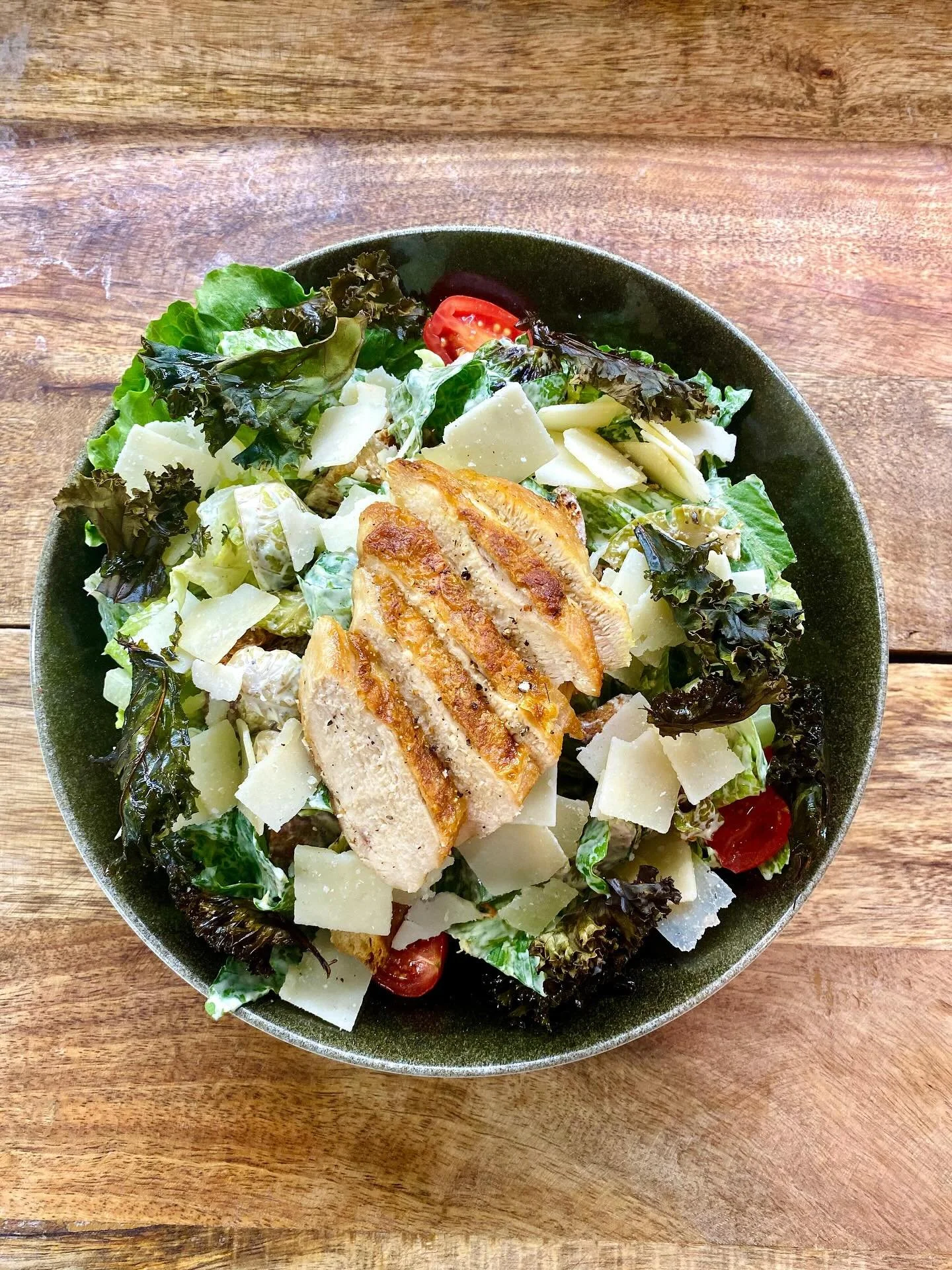 Zur Beilage oder als Vorspeise
Pane di Pizza Pizzabrot mit Tomate &amp; Oliven&ouml;l 9,90&euro;
Beilagensalat zum Hauptgericht 4,50&euro;
Herbstliche Antipastivariation 14,90&euro;
Parmaschinken, Salami, marinierter K&uuml;rbis, gegrilltes Gem&uuml;