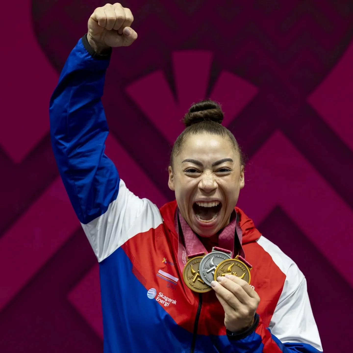 VM GULL!!!🥇🥇🥇

For en reise dette har har vert!

Jeg er s&aring; stolt og takknemlig for &aring; ha jobbet s&aring; tett sammen med deg og vert en del av teamet gjennom dette forl&oslash;pet. Du er en inspirerende og dedikert ut&oslash;ver p&aring