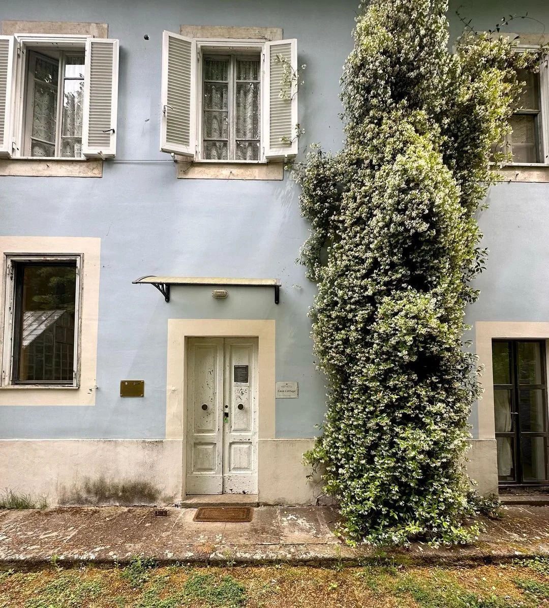 Capodanno 2025 al Relais Villa Lina: Un'Esperienza Senza Tempo 

Nel cuore di un paesaggio che sembra essersi fermato nel tempo, Relais Villa Lina accoglie i suoi ospiti con l'eleganza di un'antica dimora, un rifugio che unisce la raffinatezza storic