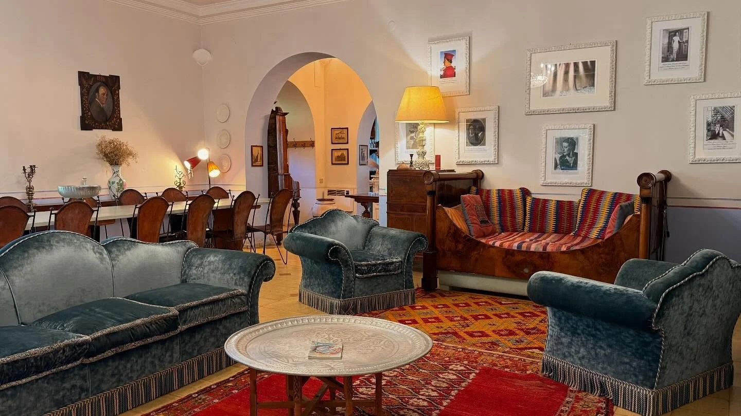 With its period rooms, Casa Vostra lies at the heart of the Bio-Energetic Park, within the 4-hectare Symbolic and Botanical Garden dating back to the 17th century.
Immersed in the soundscape of multiple fountains&mdash;from Baroque to Metaphysical&md