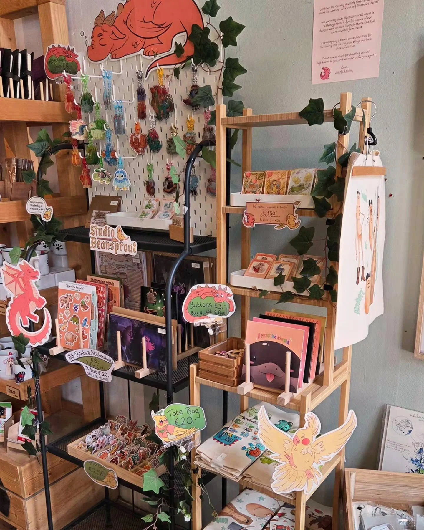 Our little corner at @rijkers_conceptstore !! Check it out 🌱✨️

#artdisplay #artistalley #smallbusiness