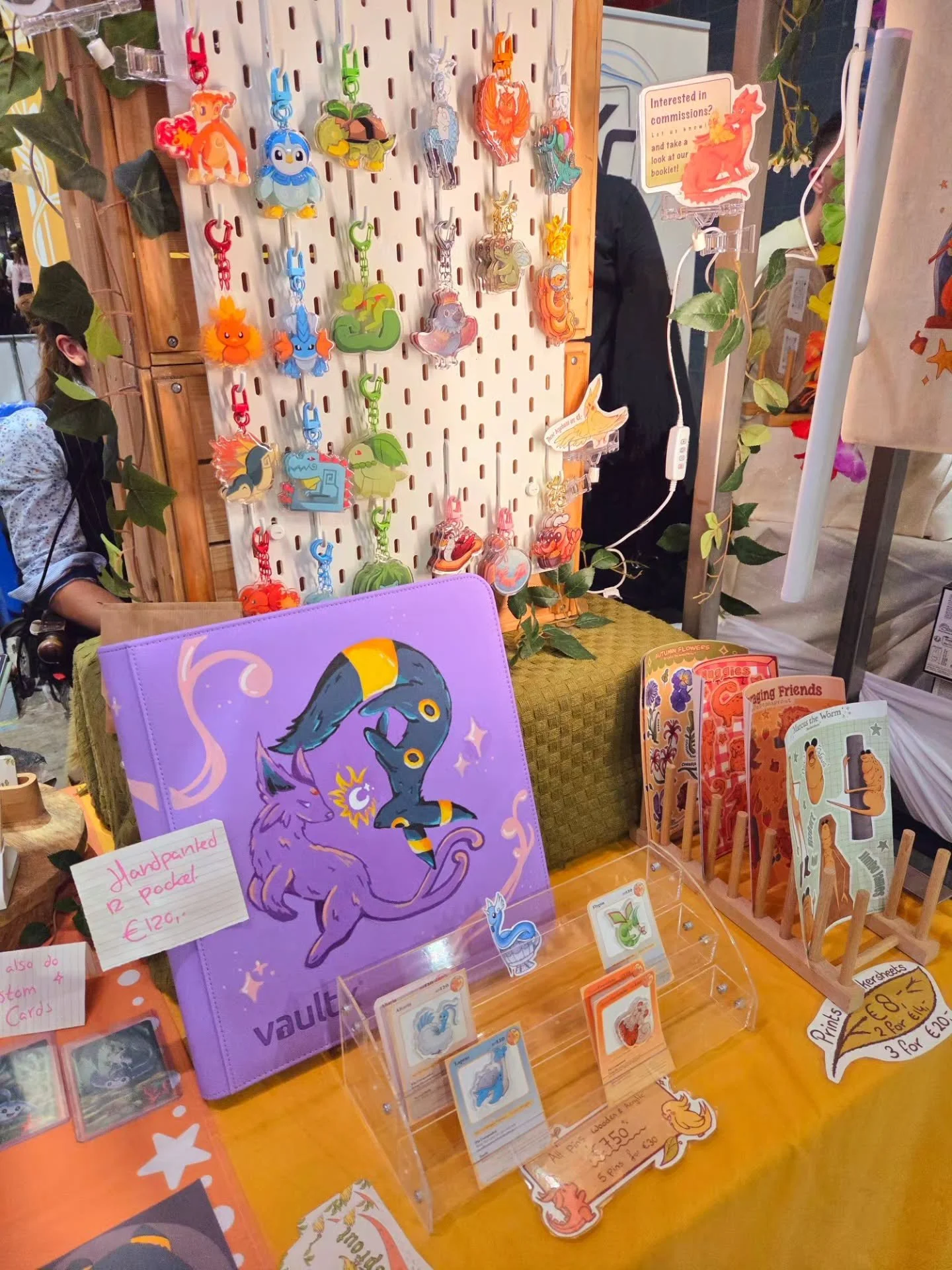 Some close-ups of our booth ✨️🌱

#artistalley #smallbusiness #art #fanart #artbooth