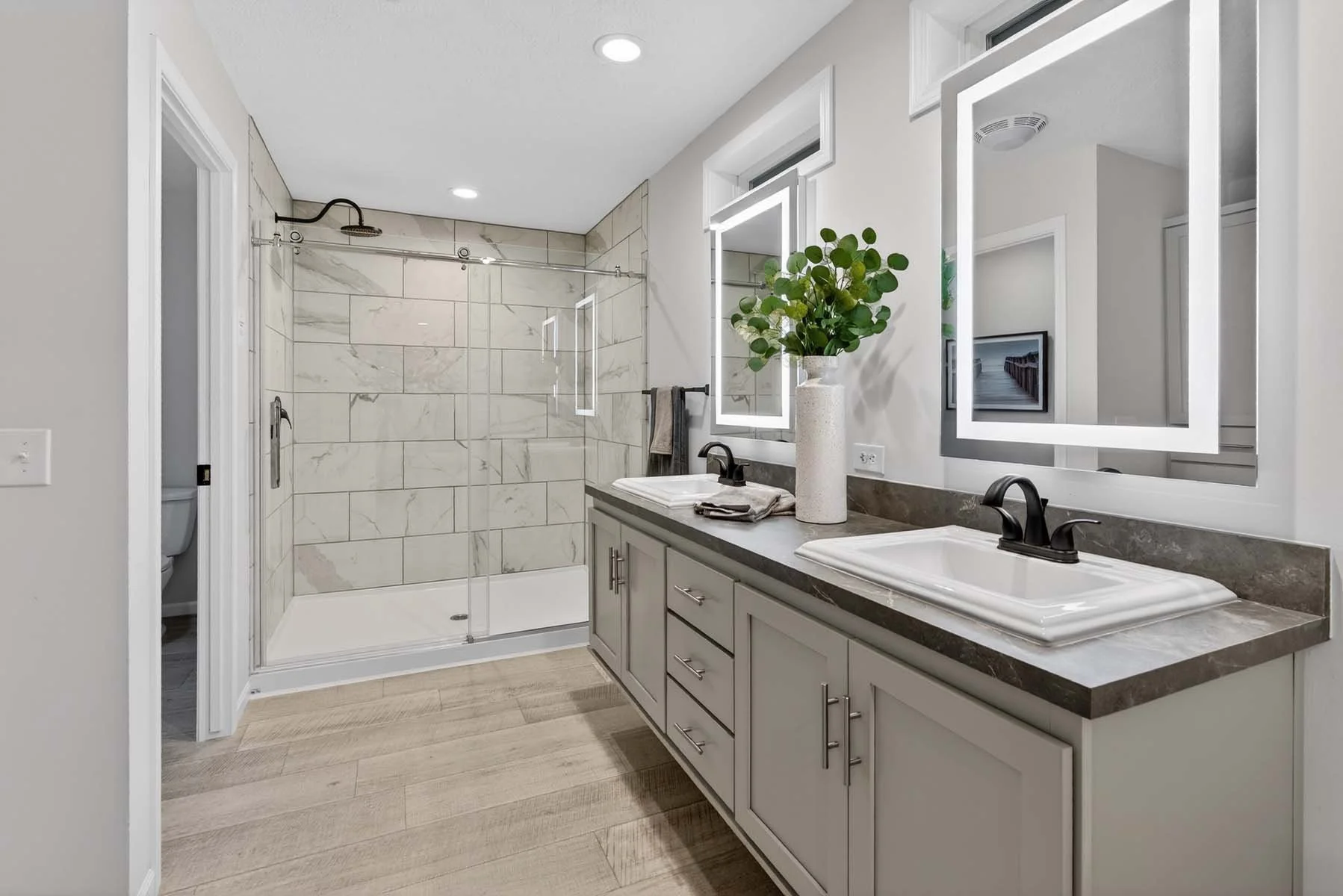 112-paramount-3260h32394-odyssey-primary-bath-1 (1).jpg