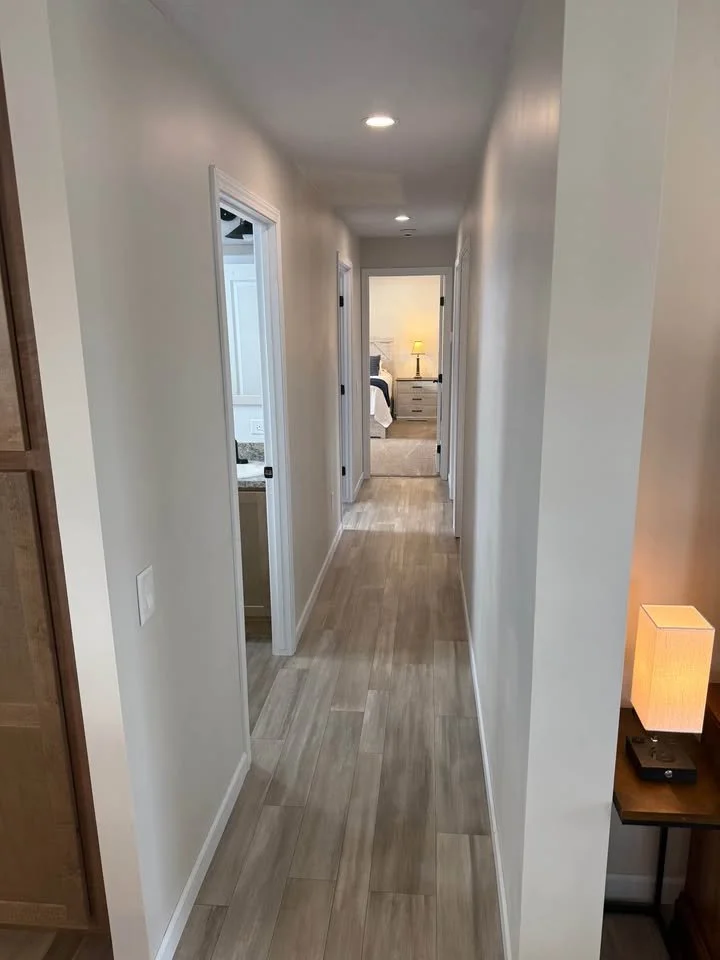 5 Hallway.jpg