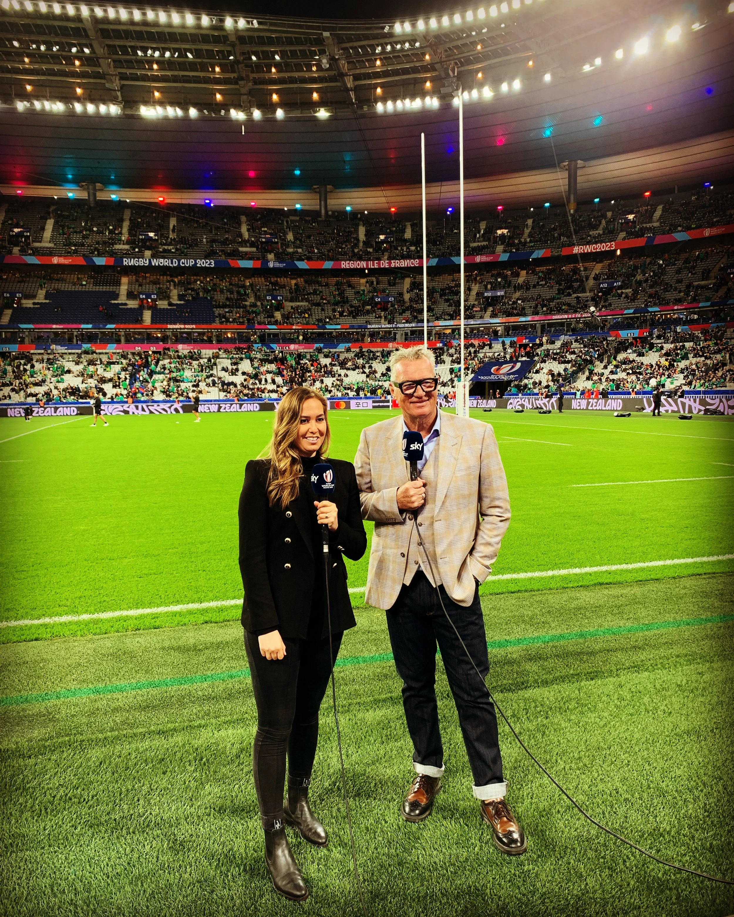 English-speaking makeup artist and hair stylist for Sky New Zealand journalists at Rugby World Cup 2023 in Paris