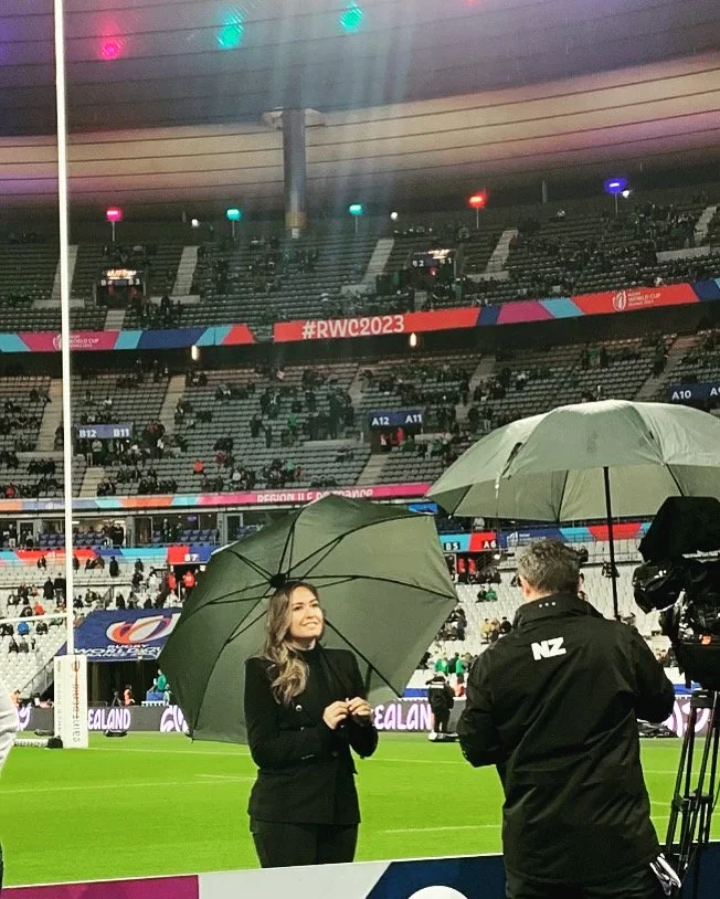 English-speaking makeup artist and hair stylist for Sky New Zealand journalists at Rugby World Cup 2023 in Paris