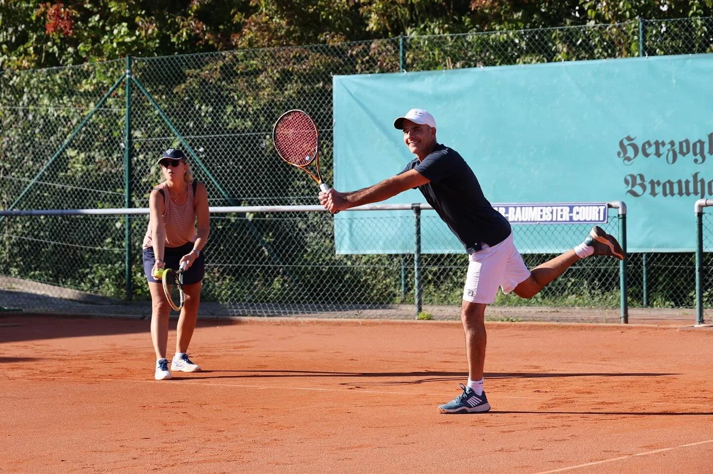 Besser sp&auml;t als nie - Eindrucke von der Vereinsmeisterschaft🎾📸

Cr: Muriel (Lieben Dank) 

#team #tennis #matchymatch #cmpunk #photographer #insta #summerday