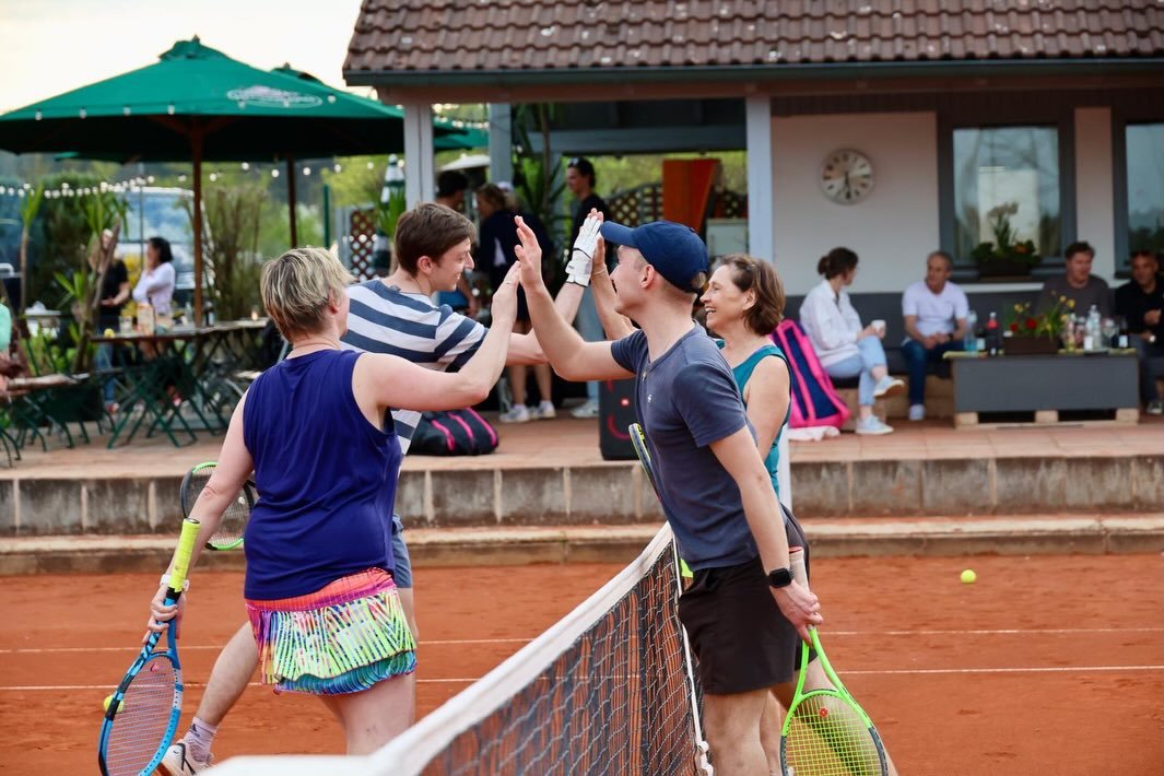 Der TSV Wolkersdorf Tennis l&auml;dt euch herzlich zum Pfingstturnier am Samstag, den 06. Juni 2026, ein. 

Turniertag: Samstag, 06.06.2026
Start: 09:00 Uhr
Meldeschluss: 04.06. um 17:00 Uhr Ort: Tennisanlage TSV Wolkersdorf
Konkurrenzen:
&bull; Juge