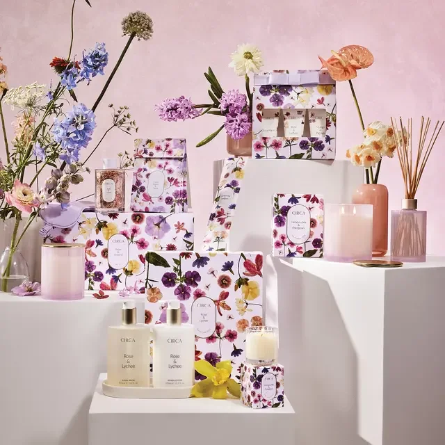 CIRCA_MD24_250mLFragranceDiffuser_Lifestyle_2.webp