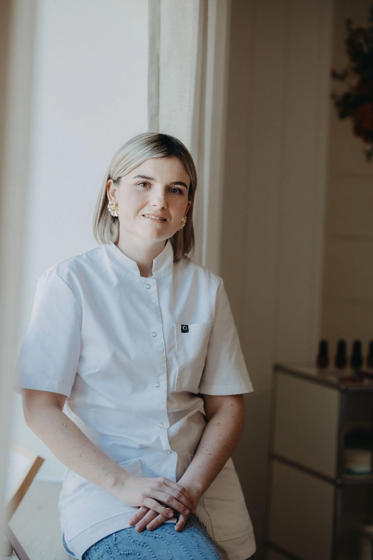 Chloé Despont, podologue diplômée pratiquante depuis près de dix ans a fondé le cabinet Au pied des Marches à Broc ou elle propose des soins podologiques en Gruyère