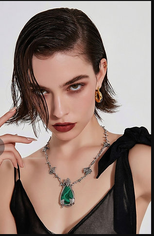 The Beauty of Handmade Jewellery: Why Personal Design Matters in a World of Mass Production | The Ashalon