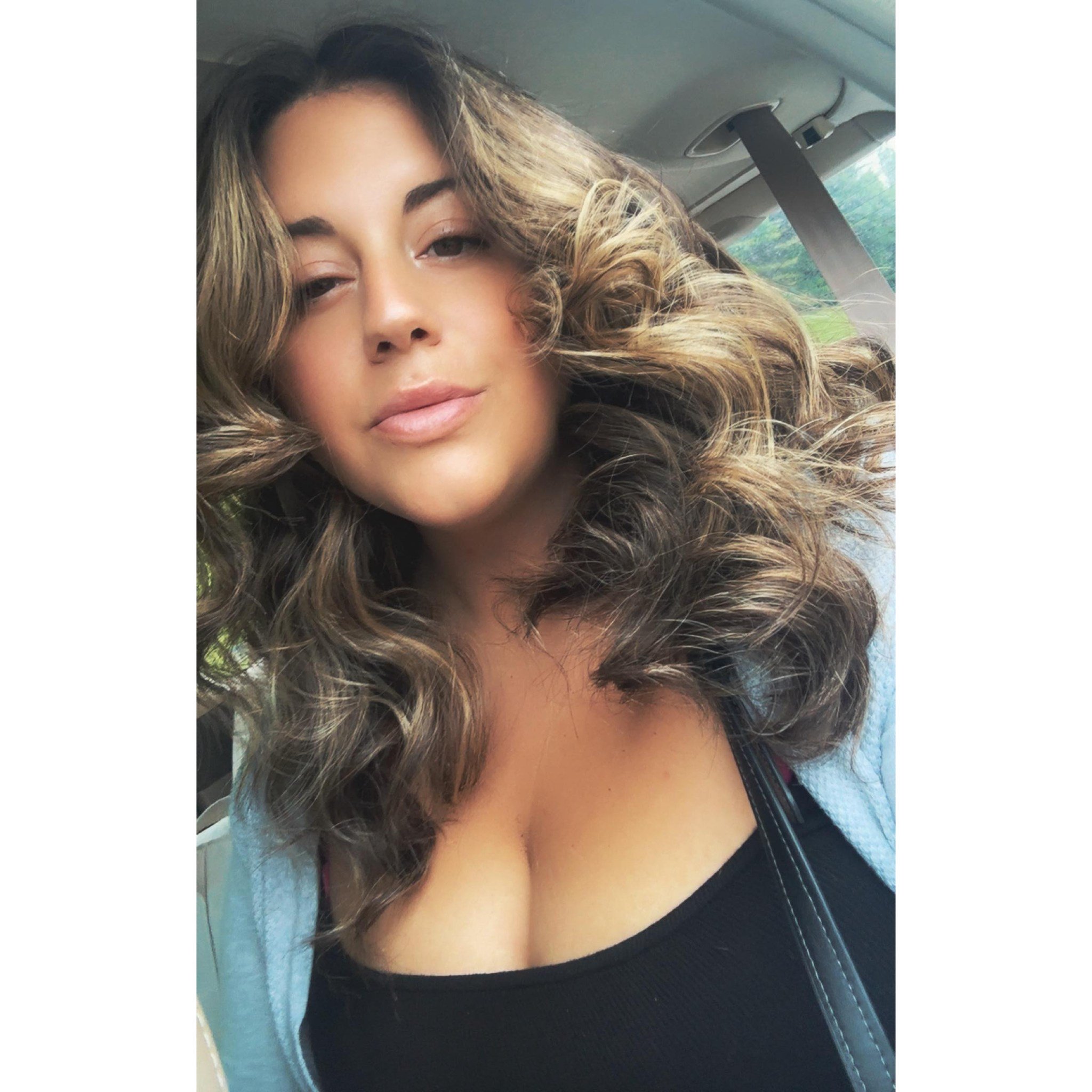 Professional portrait of the owner of Winnie Lane & Co., a Maine wedding planning and design company.