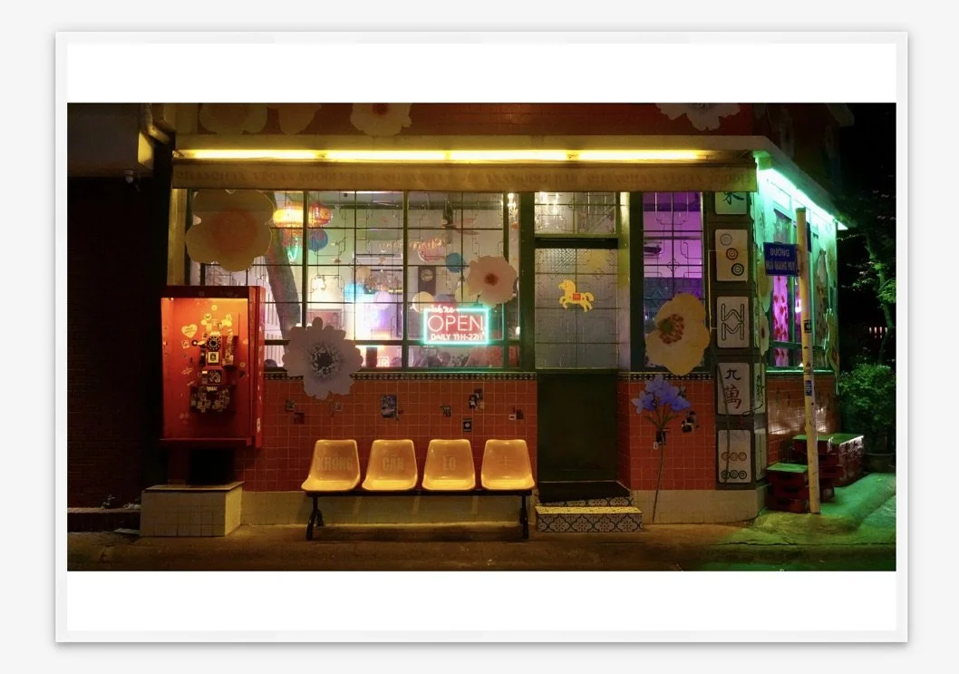 Neon Waiting – Saigon Night