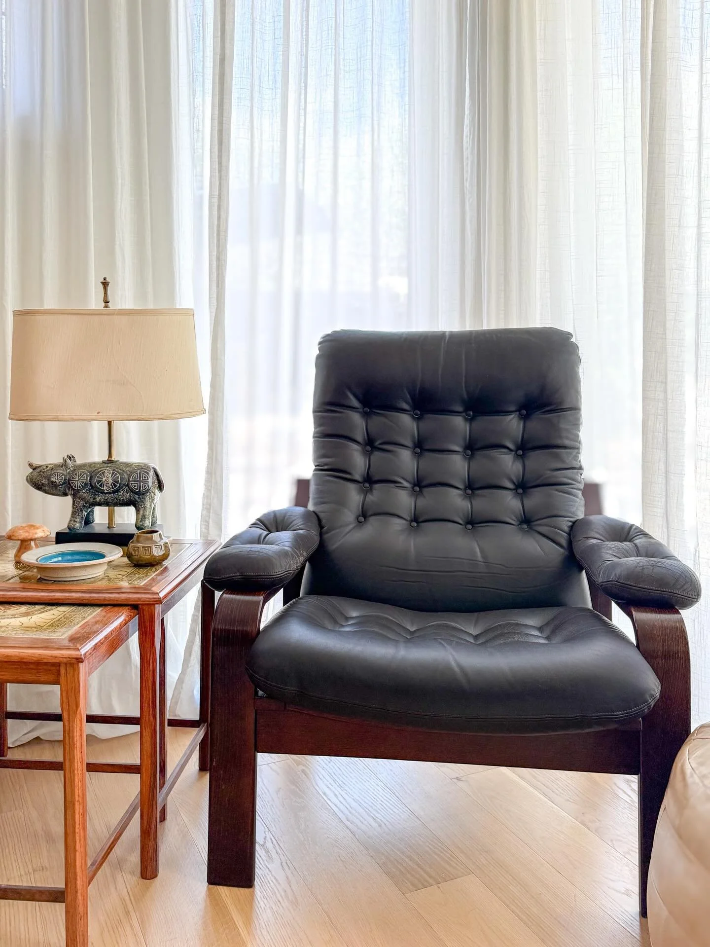 SOLD

G&ouml;te M&ouml;bler &ldquo;Relax II&rdquo; Lounge Chair, Sweden, circa 1970s.
 
High-backed bentwood lounge chair in dark brown tufted leather. The sculptural bentwood frame is structurally sound throughout, with well-preserved leather and al