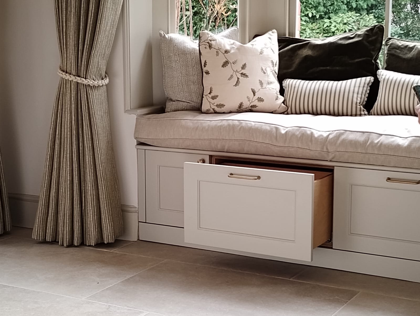 ...with drawers...