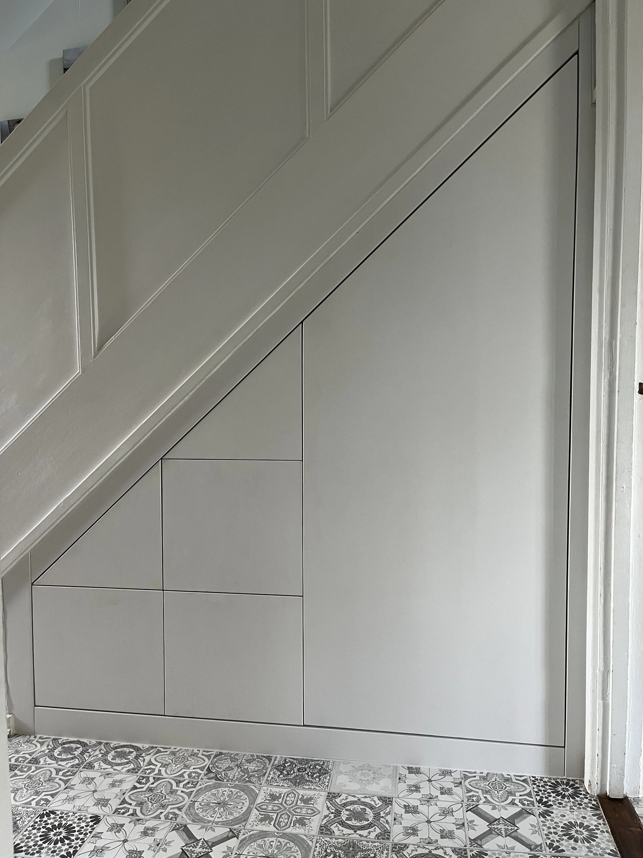 Here what I can do with an under stairs space...