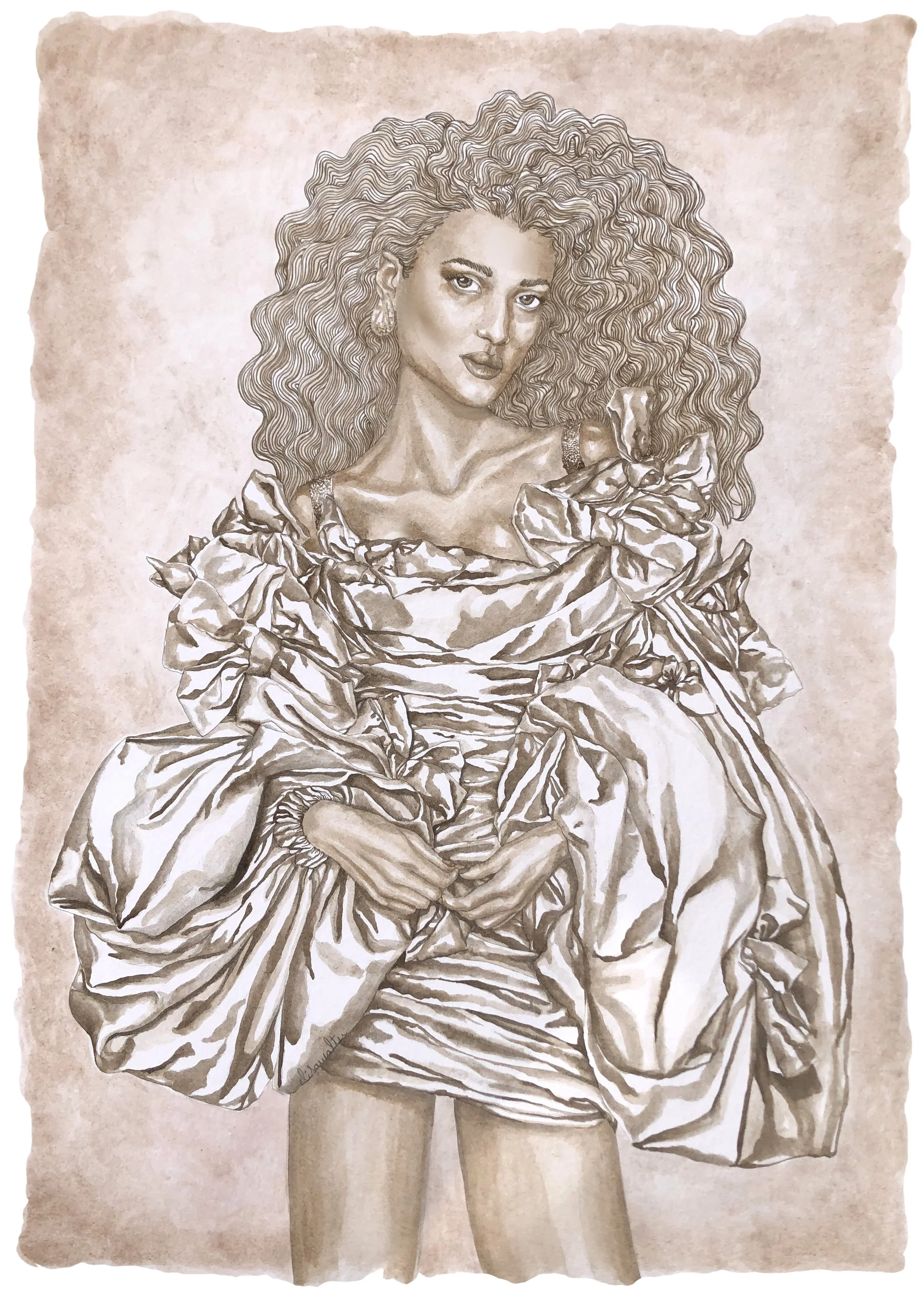 Portrait d'une femme avec de longs cheveux bouclés portant une robe sophistiquée.