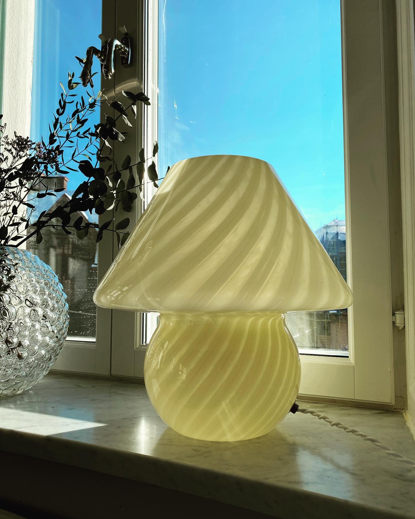 ☀️
.
.
.

#studio__lys #interiorprojects #murano #muranolamp #muranochandelier #chandelier #glasschandelier #home #homedecor #interiordesign #interior #interiordetails #heminredning #hem #heminspiration #decoration #homestyling #homedecor #homesweeth