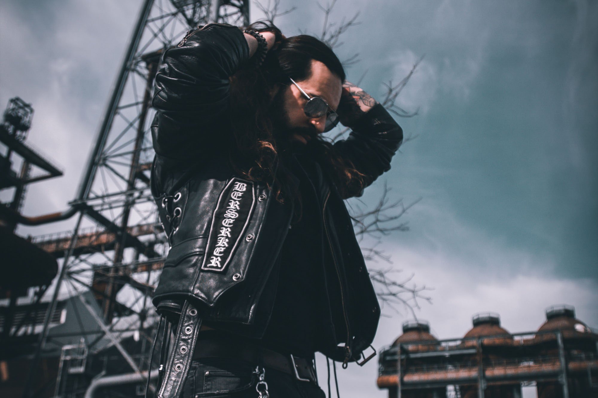 Ausdrucksstarke Fashion Fotografie — Editorial Shooting mit Mann in Hagen