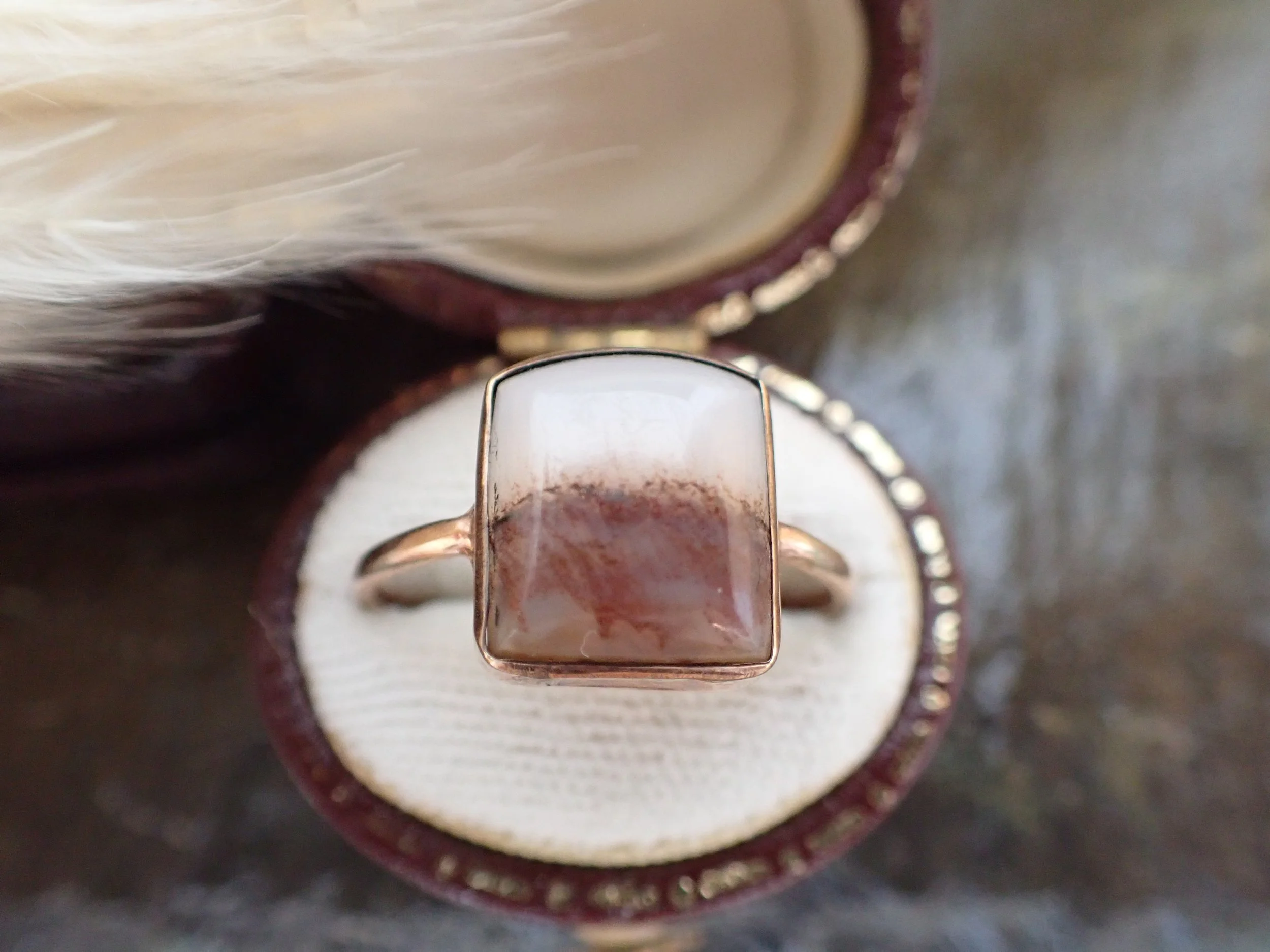 Victorian 9ct Gold and Agate Signet Ring