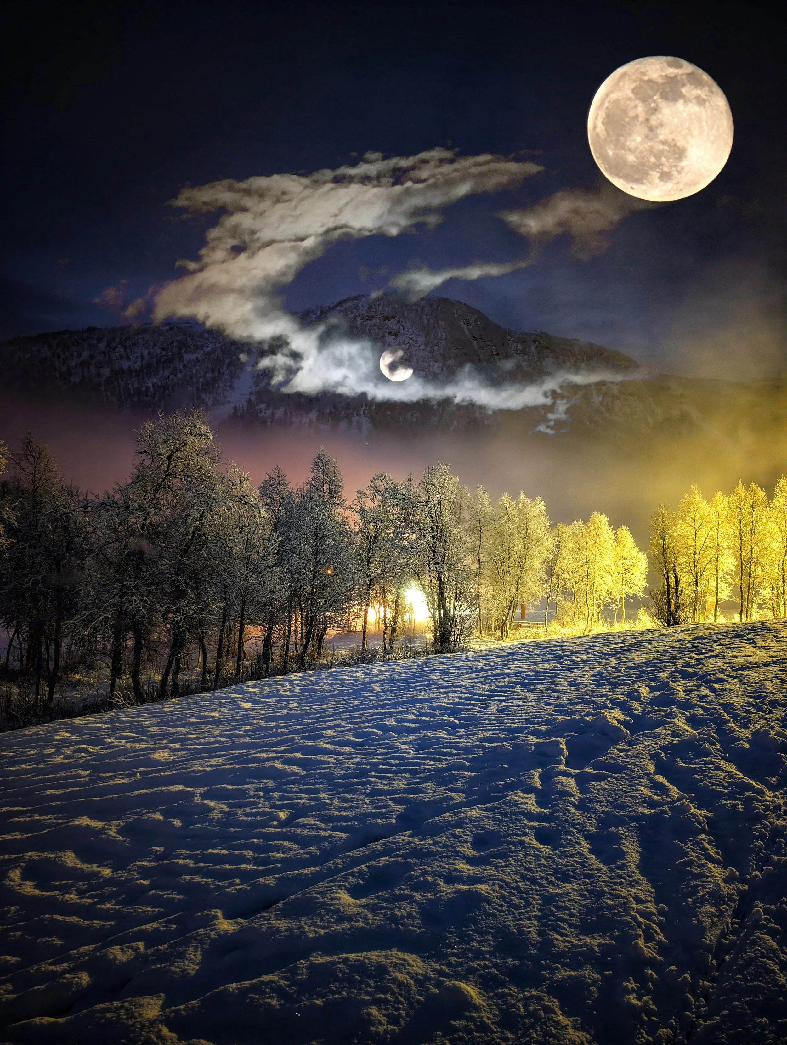 PXL_20251130_154156289.NIGHT.RAW-01.COVER (2).jpg