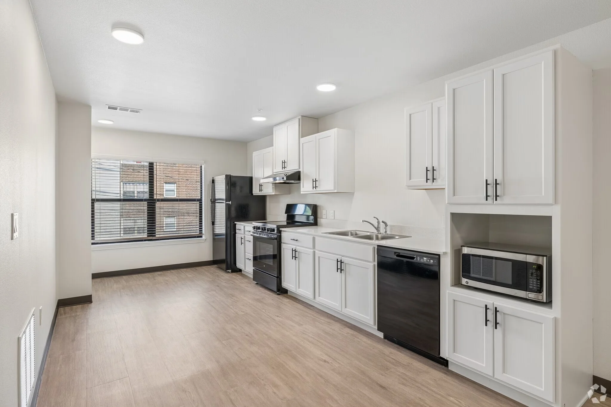 the-mabion-kansas-city-mo-1br-1ba589sfkitchen copy.jpg