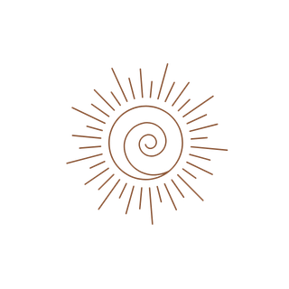Ein grafisches Design eines stilisierten Sonnensymbols mit spiralförmigem Zentrum und Strahlen nach außen.