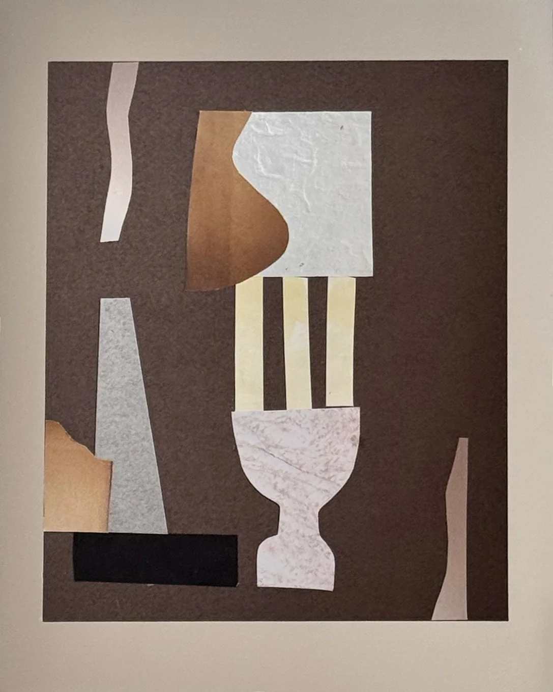 collage vase marron fond argent.jpg