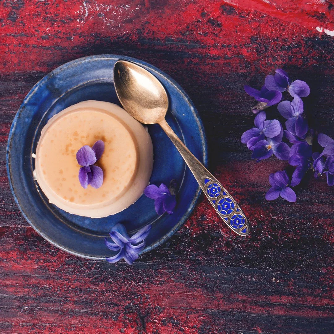 Caramell-Pannacotta_mit_Duftveilchen.jpg