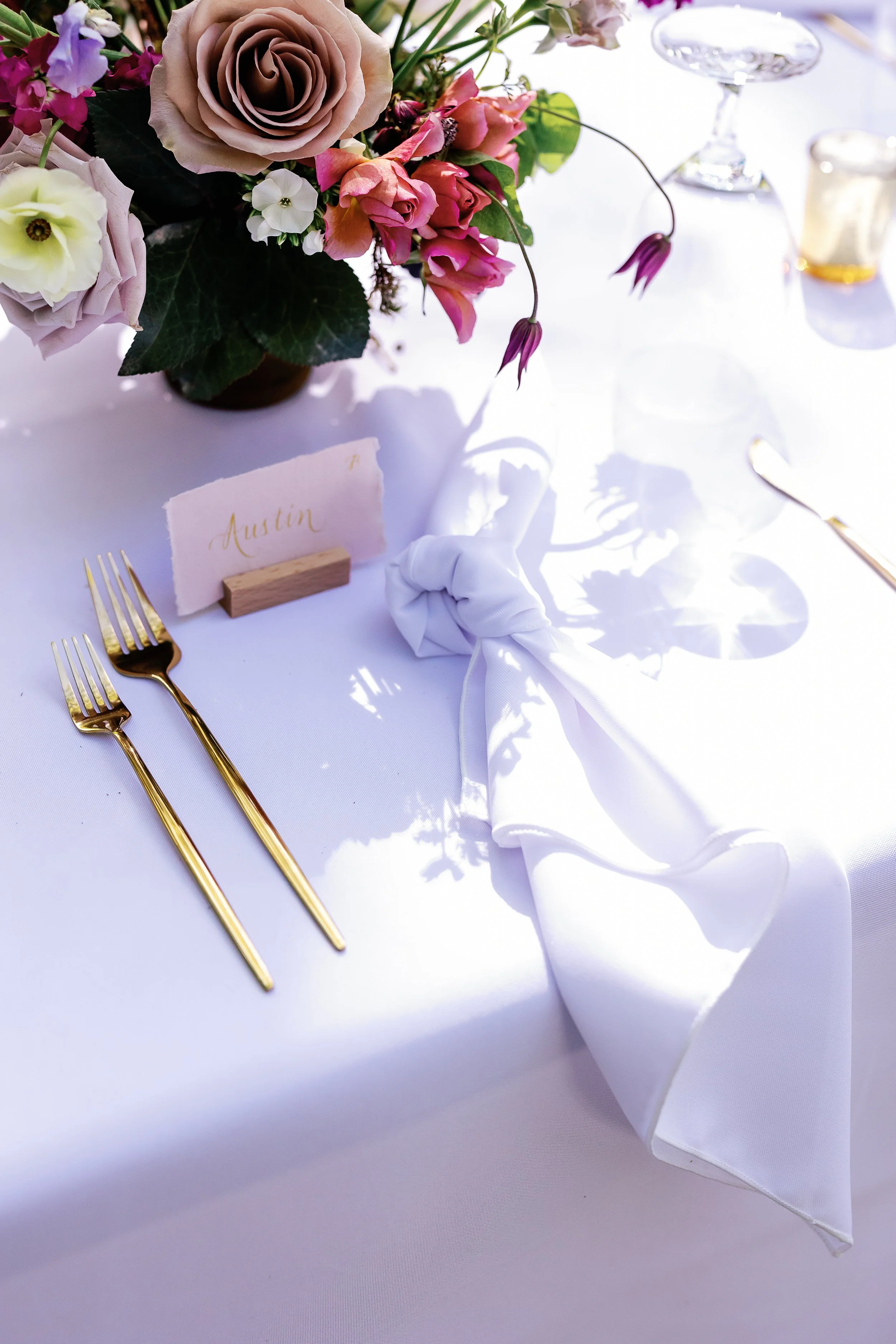 "Embracing Nature's Beauty: Wedding Flowers that Perfectly Complement Your Asheville, North Carolina Venue"
