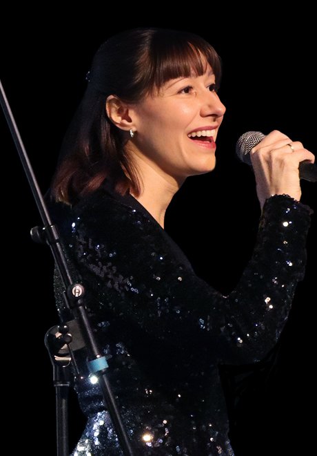 Leah Moore, Pure Gold Showband Lead Vocals