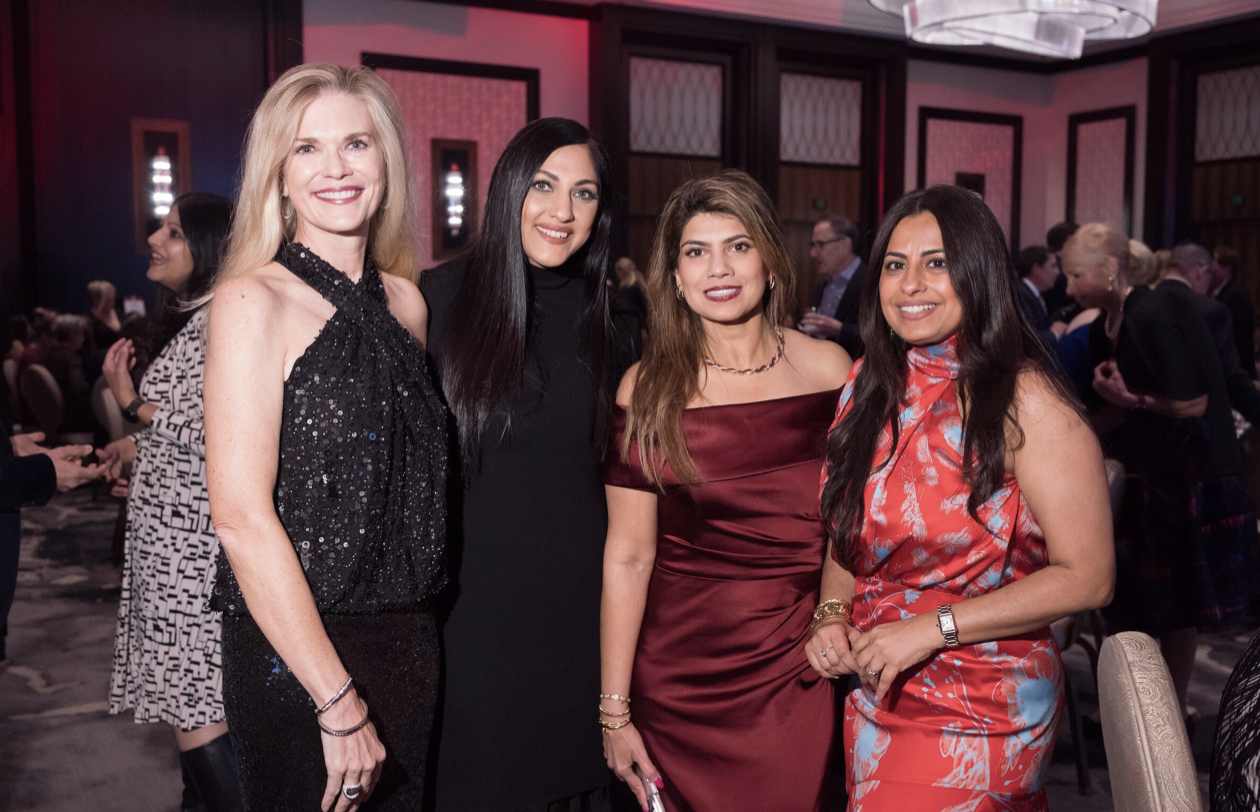 SNL’s Armisen Headlines Laugh-Filled Fete for Children at Risk