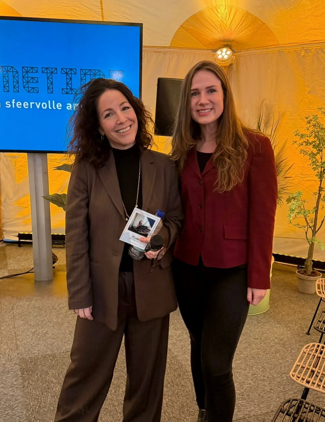 Some teachers never leave you.🥰🙏🏼

@babettelabeij used to be my vocal coach when I was young, and her words still echo in my head when I perform!🙈

So many lessons and little tricks live in my voice&hellip;🎤 Forever grateful for the guidance tha