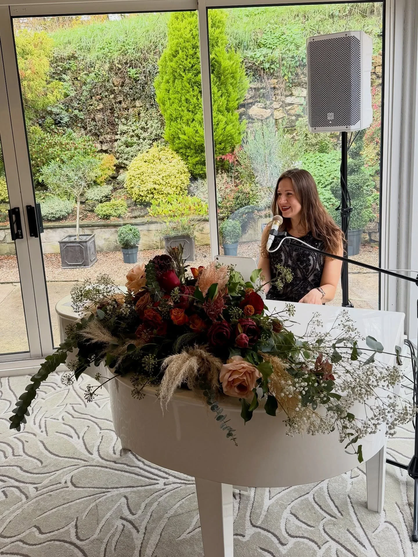 Had the loveliest time performing at the @wentbridgehouse wedding showcase event!🎤
A big thank you to the wonderful Wentbridge team &mdash; your organisation, kindness, and attention to detail made the day truly special.🙏🏼
Congratulations to all t