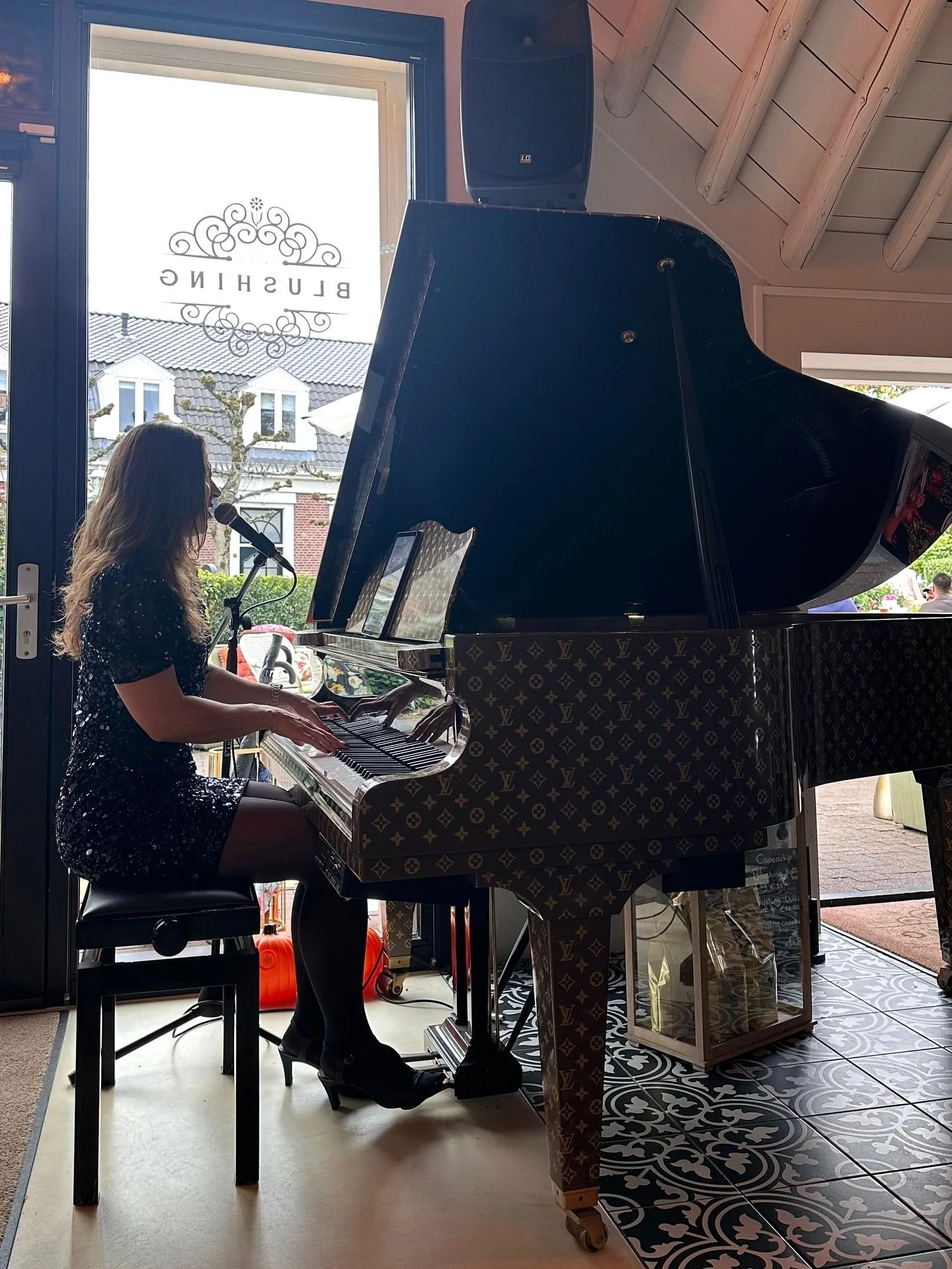 Every piano has a story, this one just happens to be dressed in Louis Vuitton&hellip;🙈🎹✨ #FirstTime #BlushingBlaricum