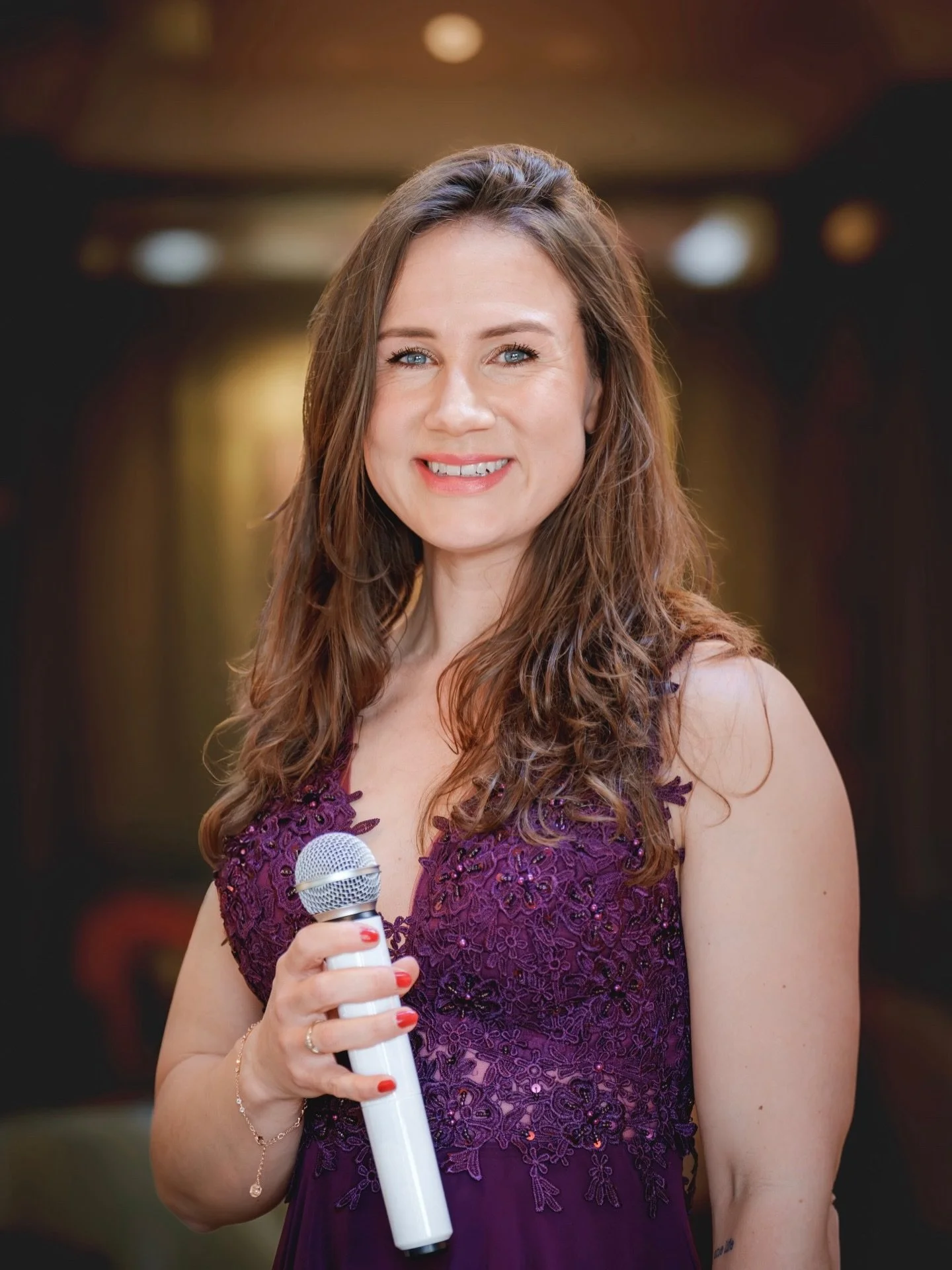 For those who recently joined - welcome, it&rsquo;s lovely to have you here.

I&rsquo;m a singer and pianist, specialising in elegant live music for weddings and private events across the UK, the Netherlands and beyond.

Always focused on creating an