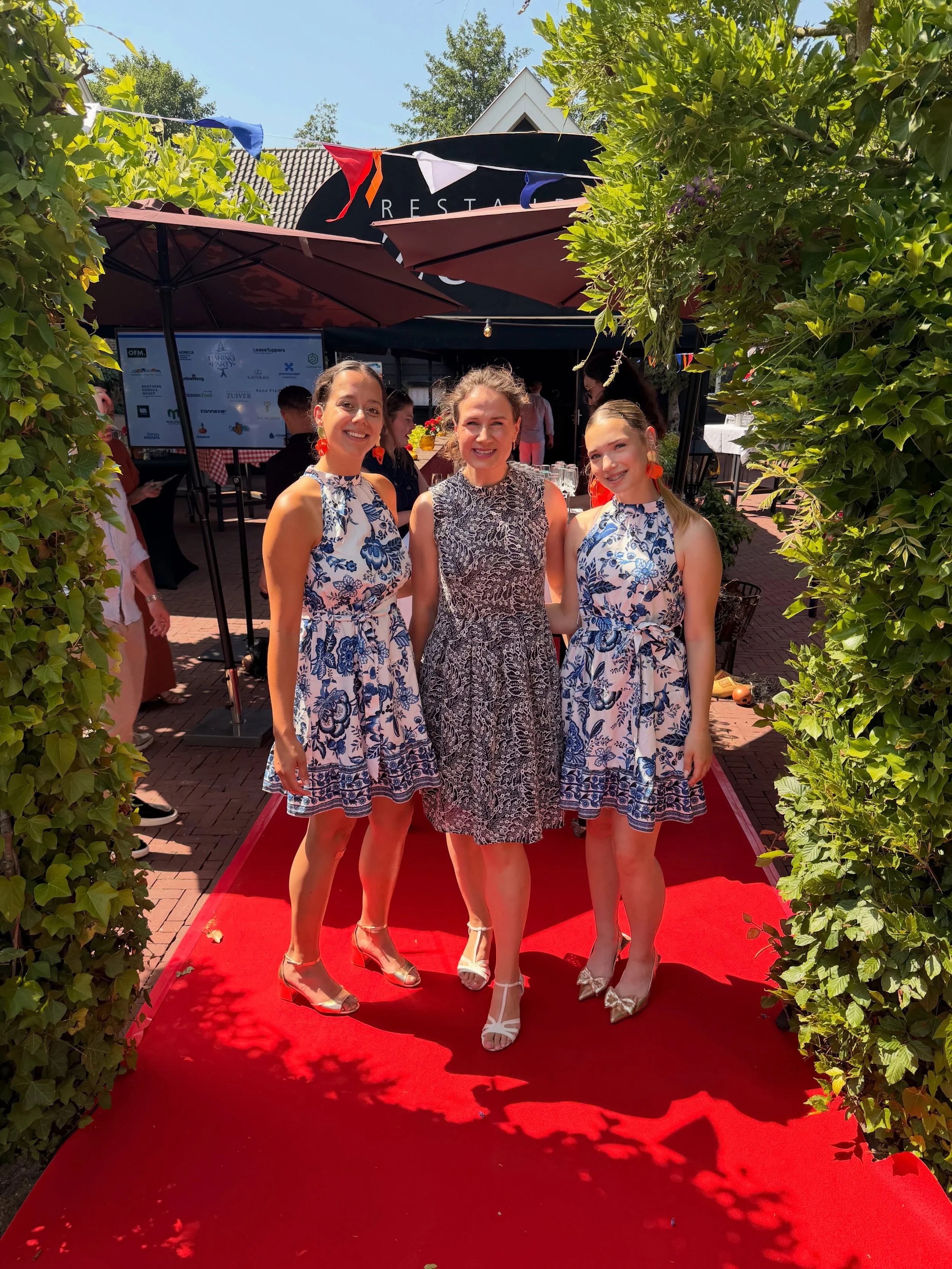 Deze zomer mocht ik voor het tweede jaar op rij de muzikale invulling verzorgen tijdens de Utrechtse Haringparty bij @restaurantzuiver 🇳🇱🎶

Hollandse Nieuwe, rood-wit-blauw, prachtig zomerweer en een terras vol ondernemers - een perfecte middag vo