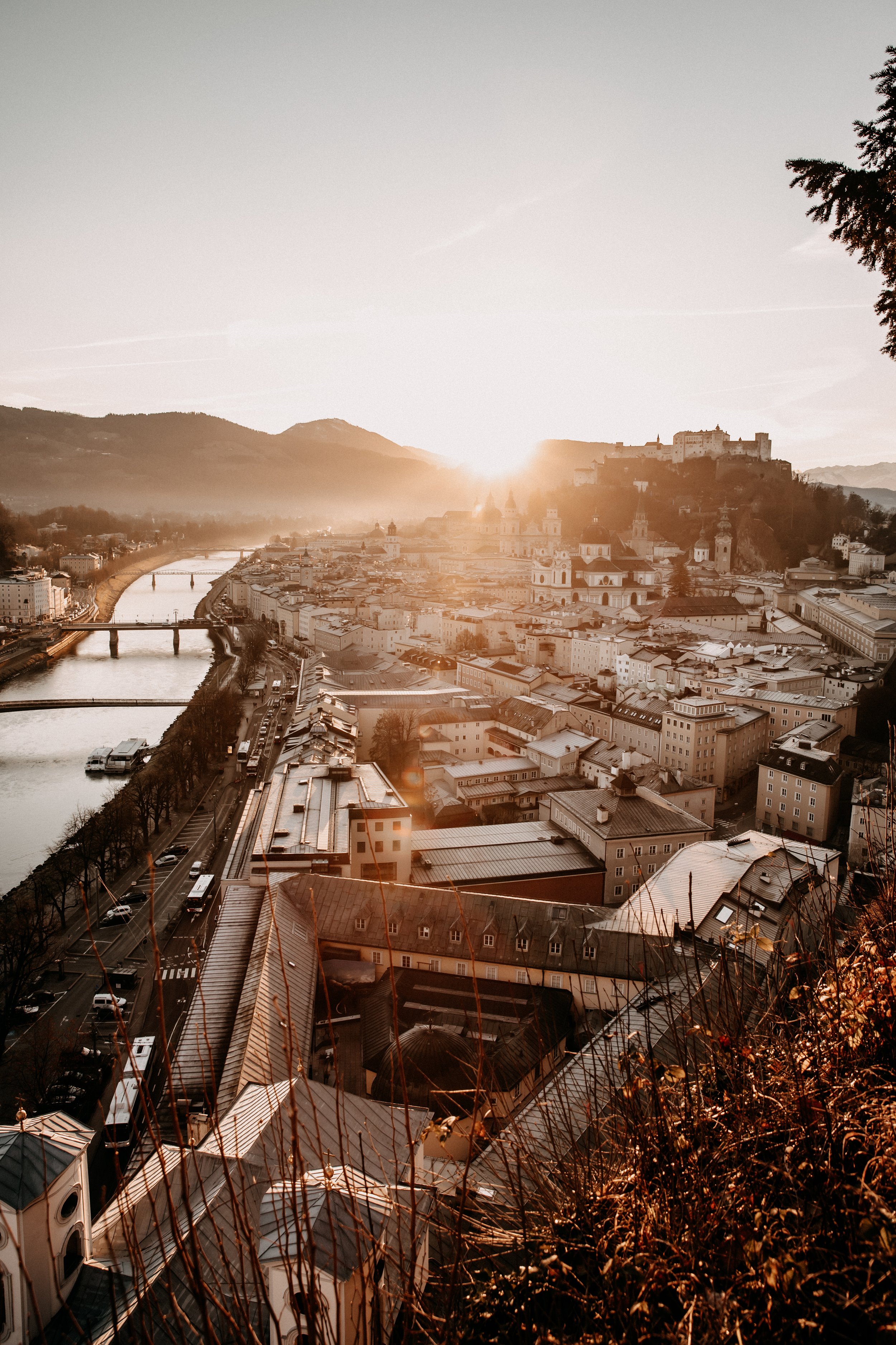 Salzburg by med historisk arkitektur og kulturelle oplevelser