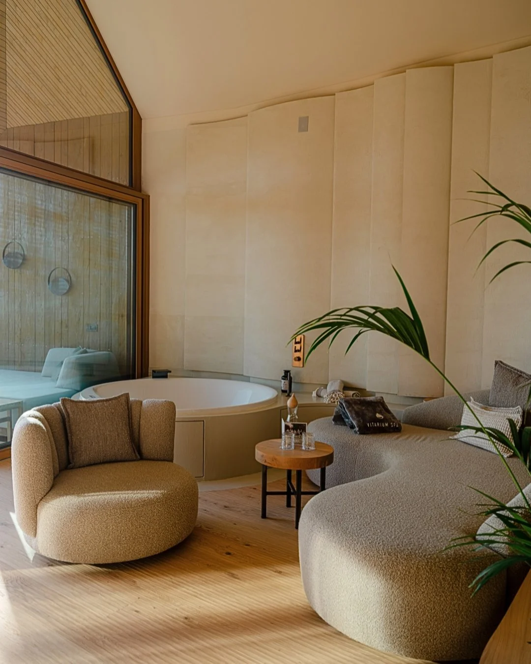 Hotelværelse i Østrig med moderne design og udsigt til bjergene